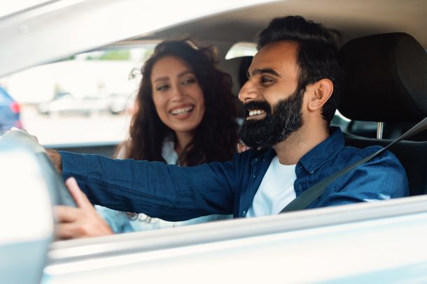 Monthly Car Rental Oman: Save 40% for Expats | Value Plus